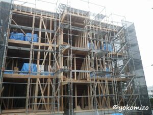 木造アパート　3階建て　新築工事　有限会社横溝工務店