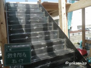 木造3階建て　アパート　鉄骨階段　有限会社横溝工務店