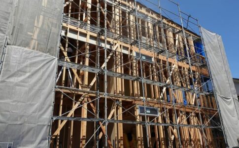 G様木造三階建てアパート新築工事　有限会社横溝工務店